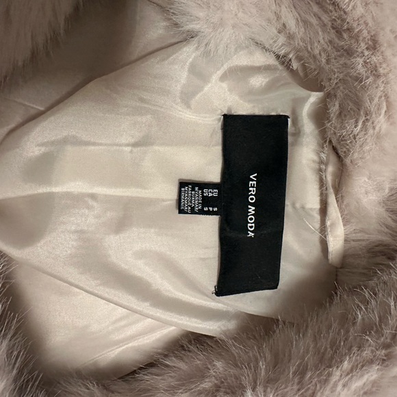 Vero Moda cream faux fur jacket - Picture 3 of 3